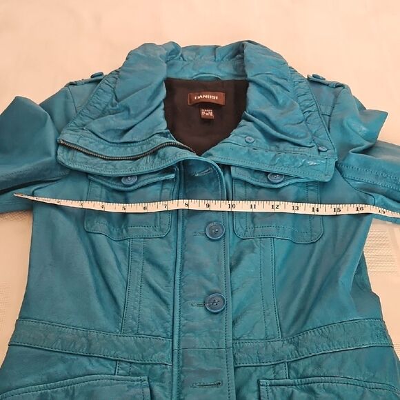 Danier Teal Leather Jacket with Collared Neckline and Fitted Silhouette - Picture 12 of 16